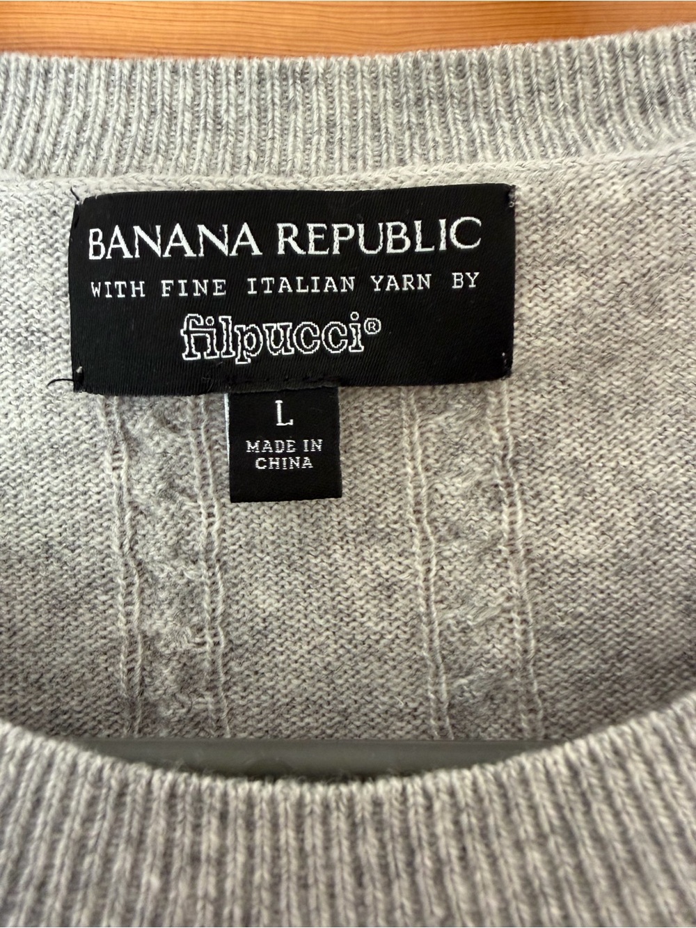 Banana Republic Women’s Gray Crewneck Cashmere-Blend Sweater size Large - Picture 2 of 5
